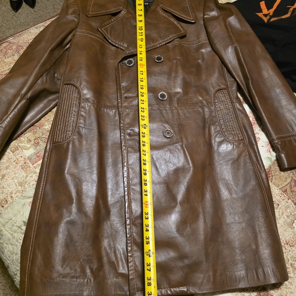 Men's Tan Leather Double-Breasted Trench Coat - Picture 10 of 10